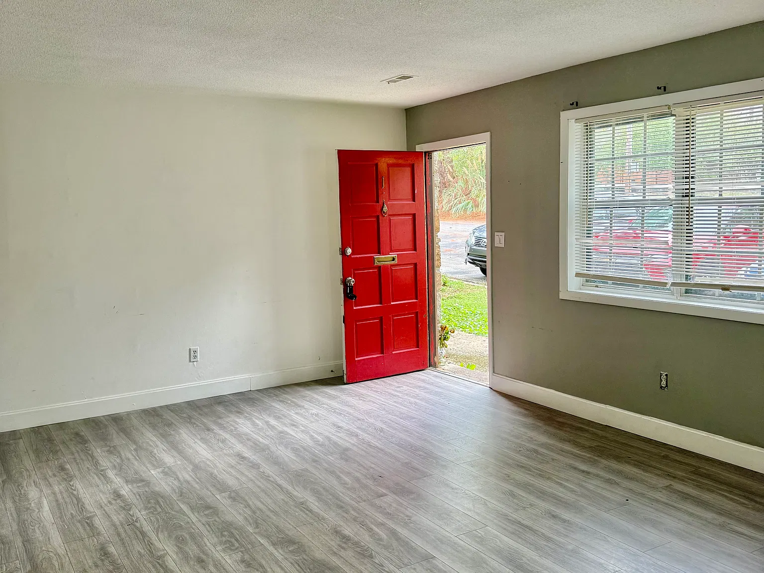 2 bed, 1200 sqft, $1,600 — Photo 4