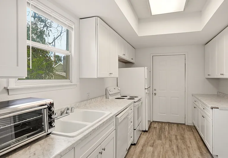 314 E Ermina Ave — Photo 10