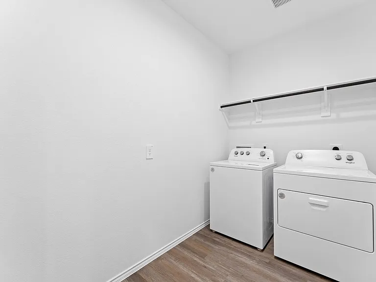 Emerald Ocean Dr — Photo 9