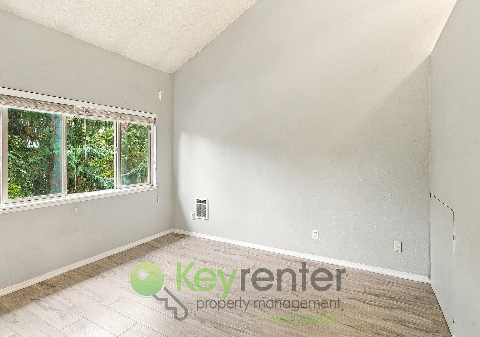 Freshly Renovated 1 Bedroom with All New Appliances — Photo 2
