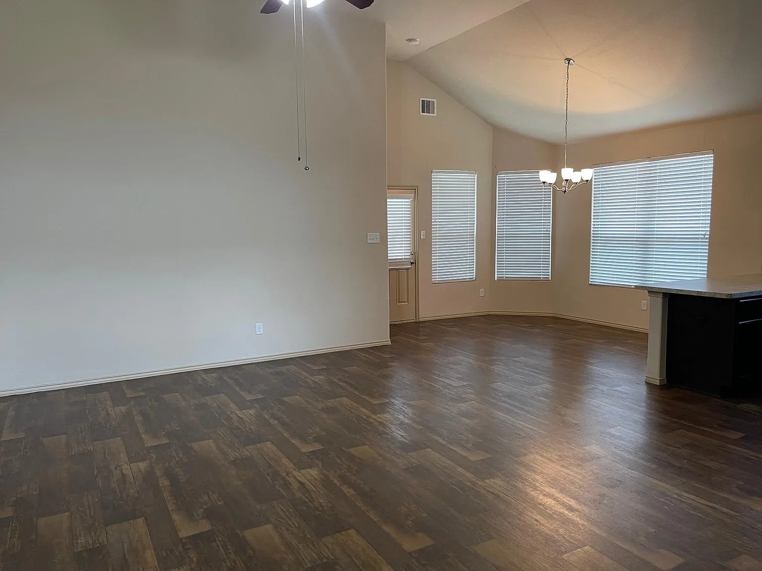 3 bed, 1618 sqft, $1,775 — Photo 2