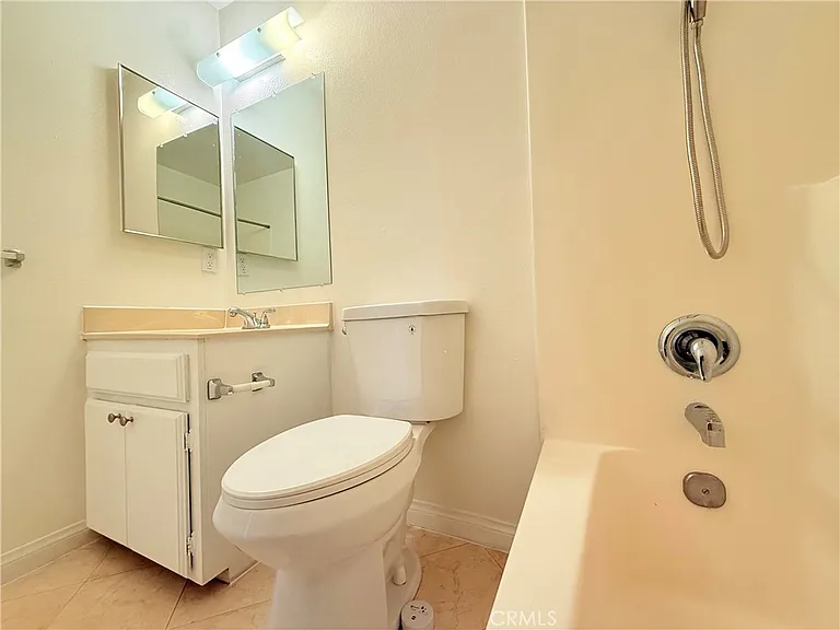 418 N 1st St #A — Photo 23