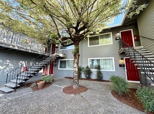 0174-04PP Stark Street Apartments, Portland, OR 97216