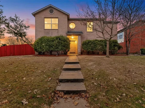 824 Willow Wood Dr, Cedar Hill, TX 75104