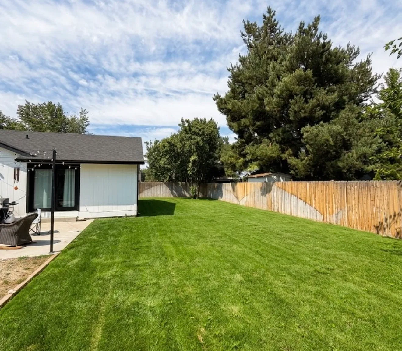 2502 Wildflower Dr — Photo 2