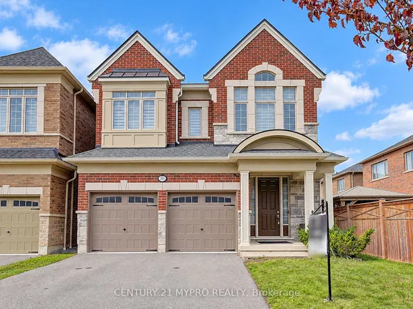 36 Hayeraft St, Whitby, ON L1P 0C6