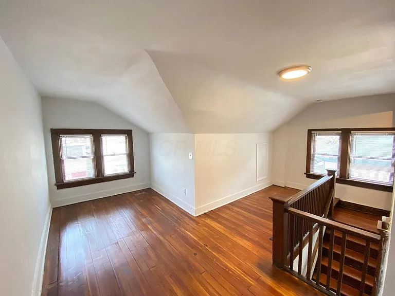 299 E 19th Ave — Photo 4