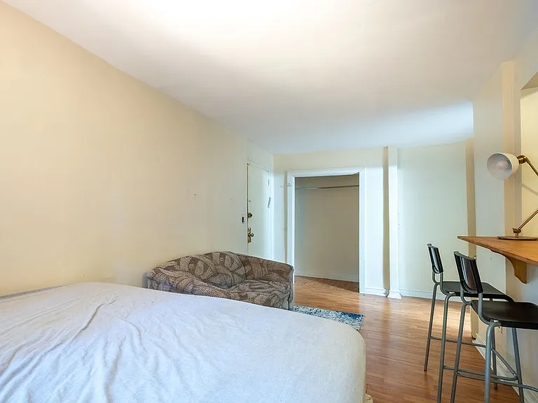 277 Grand St #2 — Photo 2