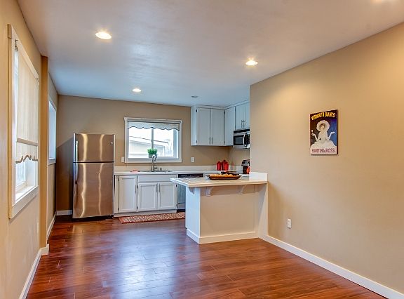 5th image of 14611 128th St E