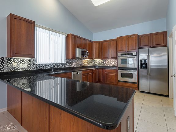 5th image of 2800 Haydn St