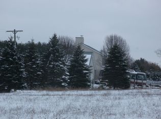 9095 S Wyman Rd, Blanchard, MI 49310