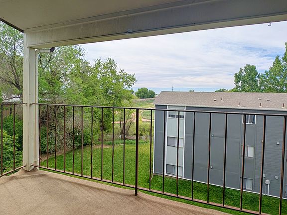 view of park/greenbelt from balcony