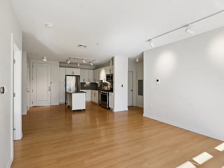 Park77 Apartments — Photo 39