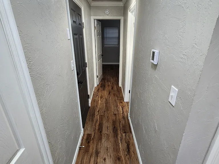 204 S Morrison Dr — Photo 10