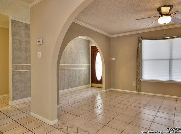 3rd image of 5547 Merkens Dr
