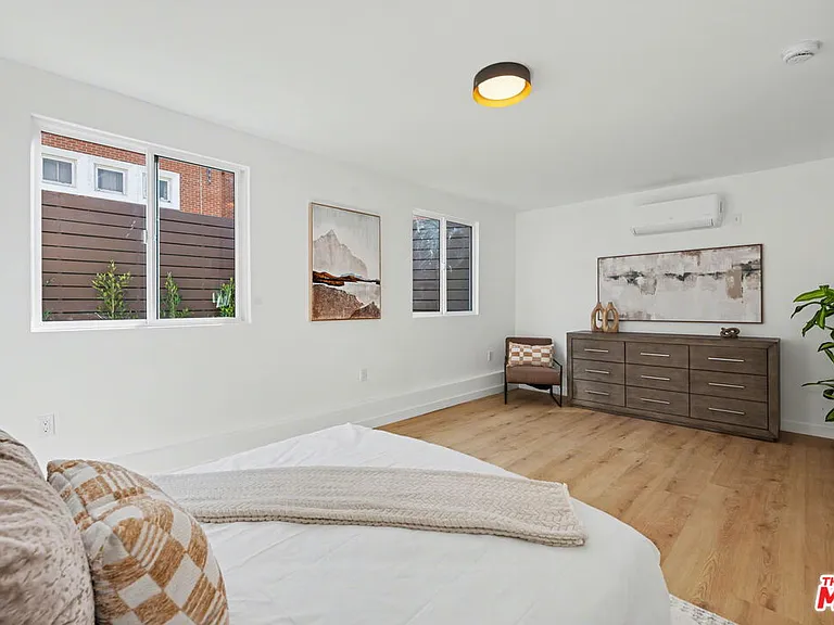 2831 Overland Ave — Photo 46