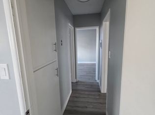 Newly Remodeled 2 Bedroom / 1 Bath Apt Located In Inglewood (Upstairs Unit!) 1/2 Off The 1st Month, Inglewood, CA 90302