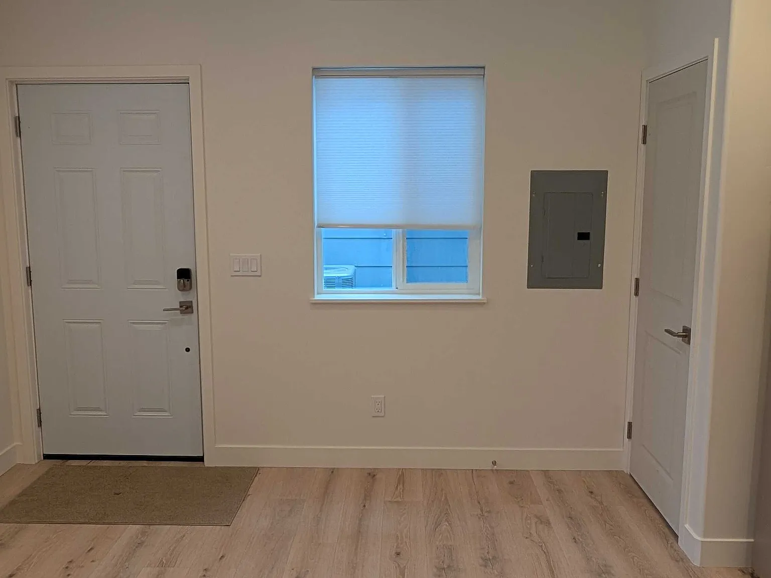 1 bed, 1.0 bath, 450 sqft, $2,300 — Photo 2