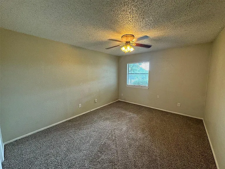 2721 Hurstview Dr #D — Photo 12