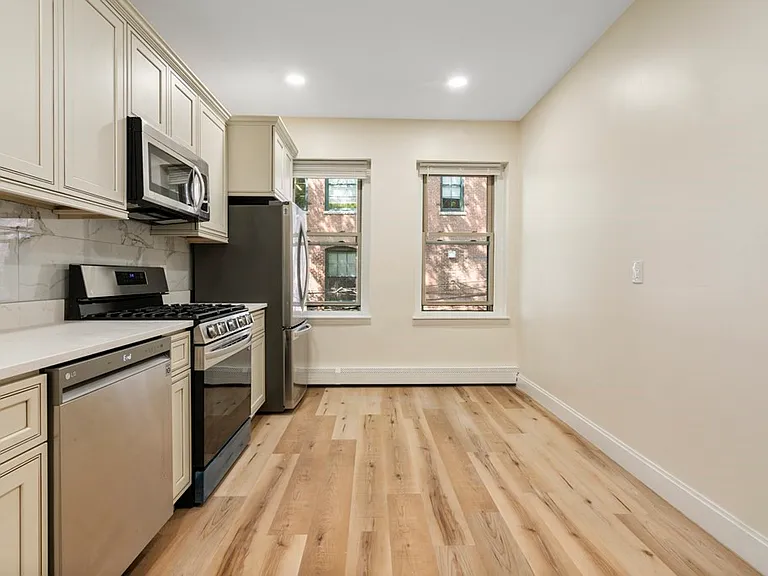 122 Union Park St #3 — Photo 2