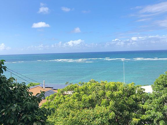 Pic of ocean from patio