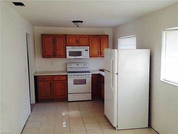 3rd image of 274 Eugenia Ave