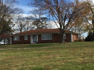 3705 Chautauqua Rd, Carbondale, IL 62901