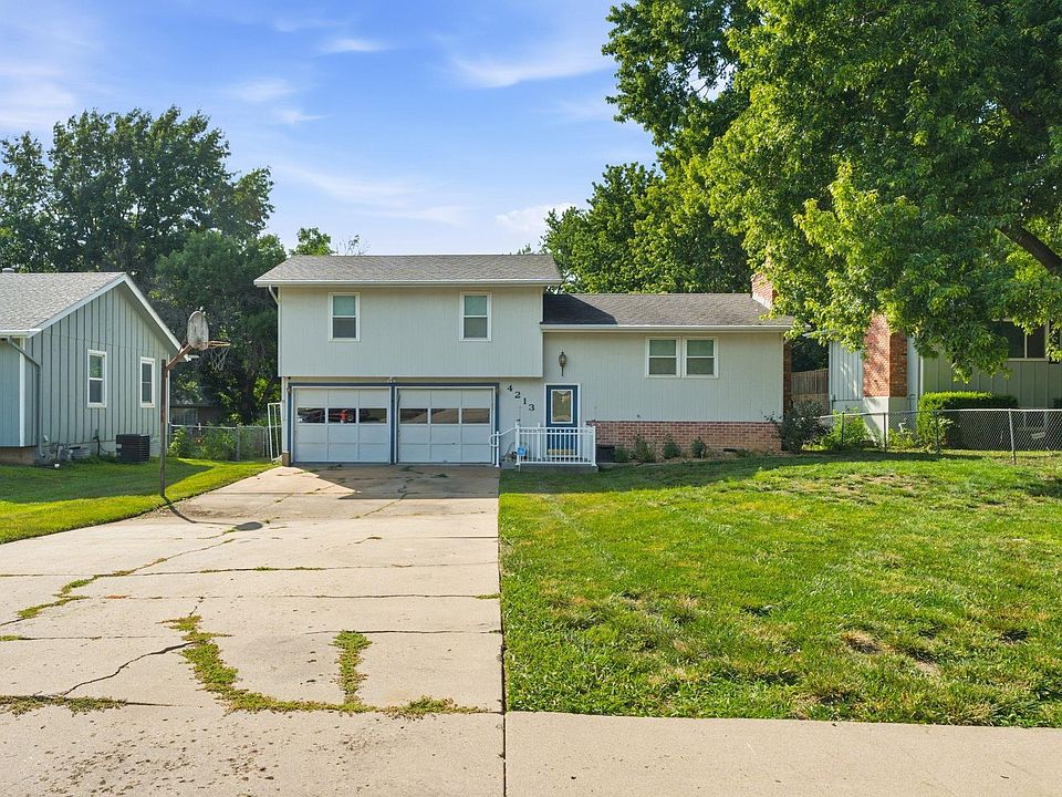 1st image of 4213 SE Virginia Ct