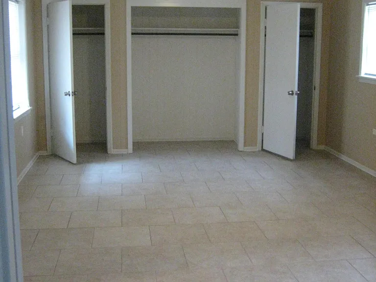 702 Matthew St — Photo 2