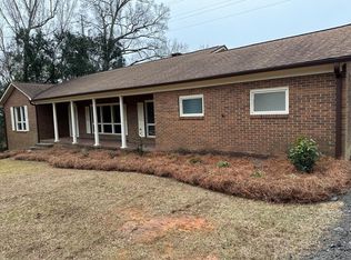 102 Forest Dr E, Greenwood, SC 29646