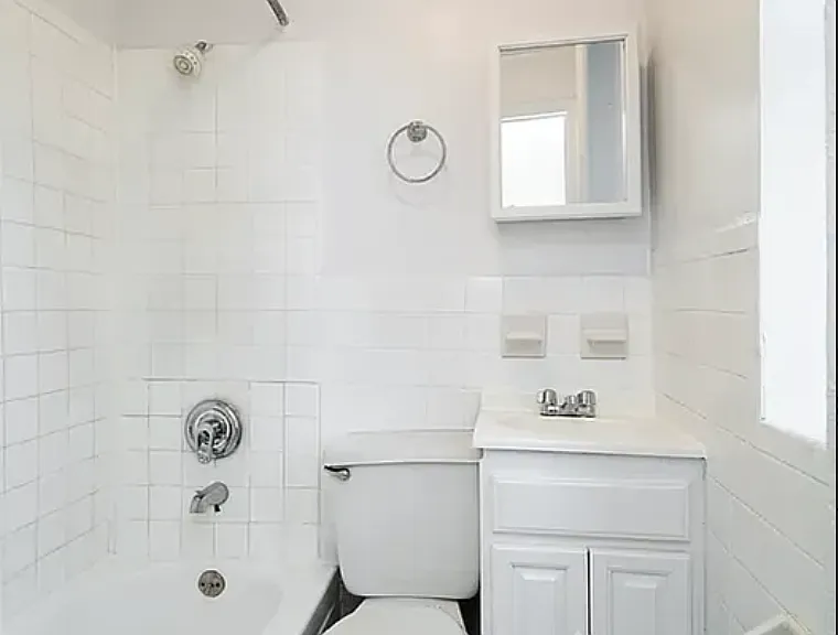 205 Allen St #10 — Photo 5
