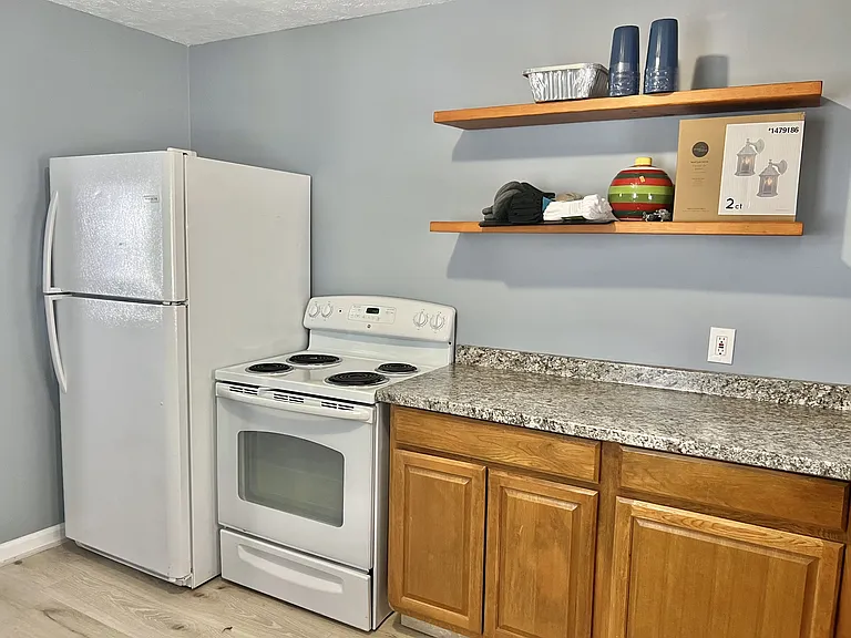 500 Beecher St #1/2 — Photo 3