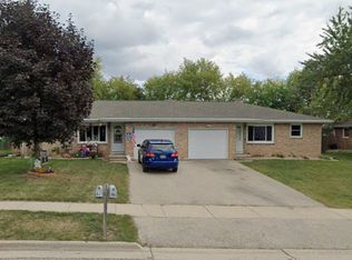 647 Dunn Ave, Oregon, WI 53575