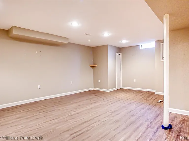 1346 Arbor Creek Dr — Photo 35