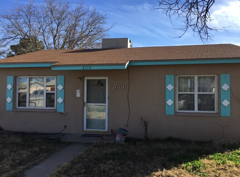 2 bed, 820 sqft, $1,600 — Photo 1