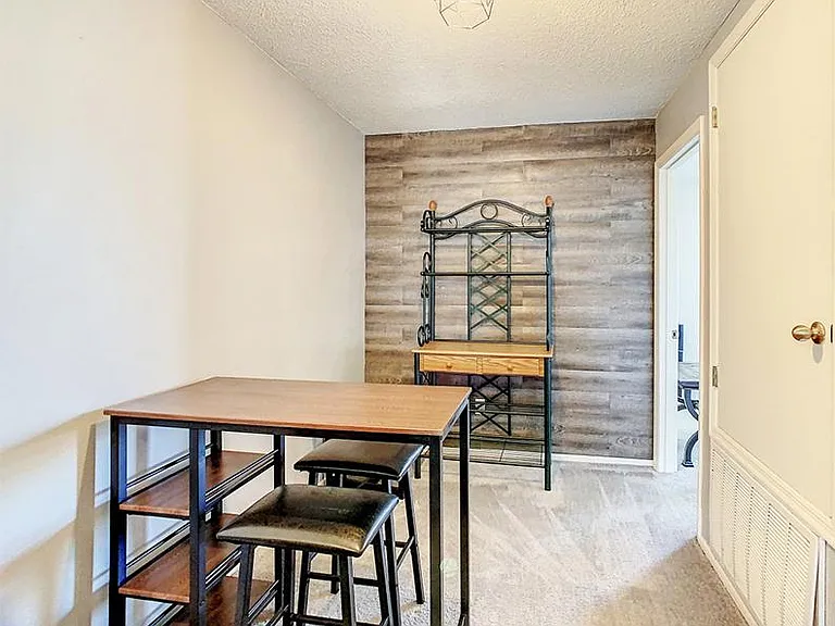 101 Bloomingdale Dr — Photo 49