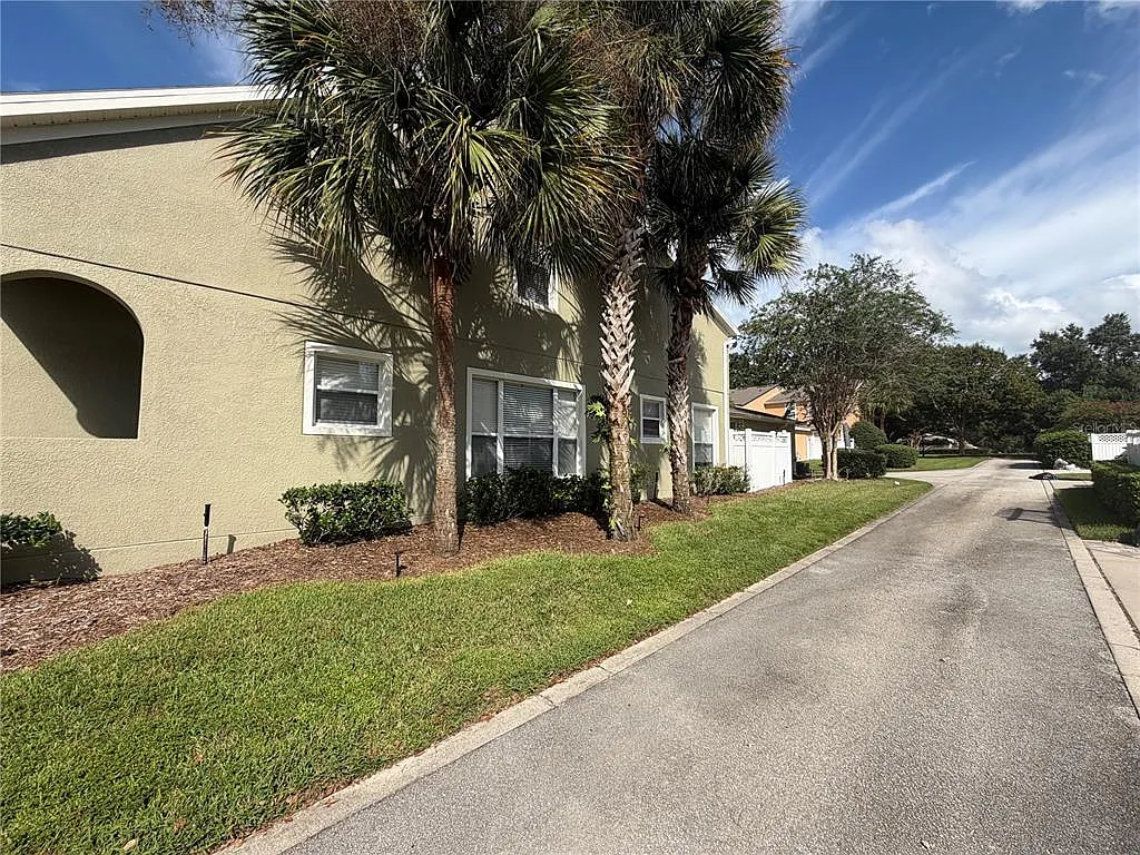 3 bed, 3.0 bath, 1675 sqft, $2,300 — Photo 4