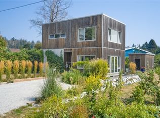 646 Maple Ave, Point Roberts, WA 98281