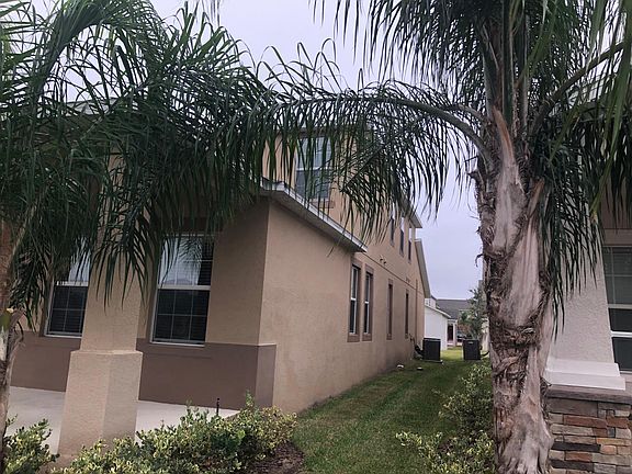 2nd image of 15054 Evergreen Oak Loop