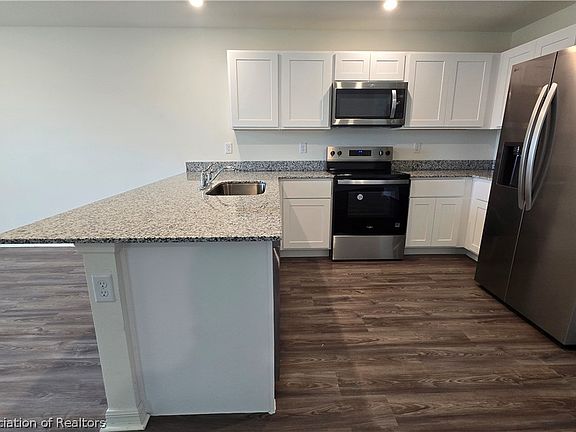 5th image of 1260 Stone Ridge Cir