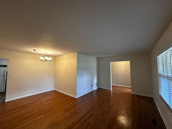 2nd image of 1917 Rhonda Dr