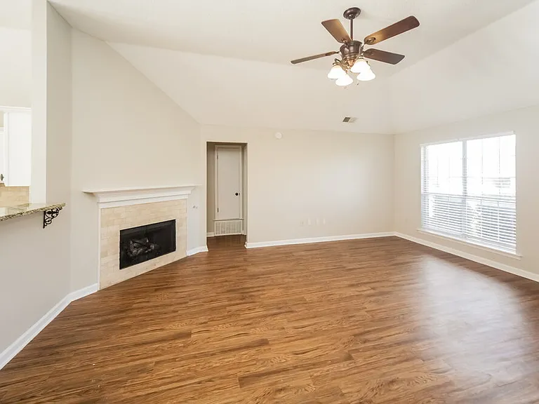 7203 Fox Creek Dr — Photo 6