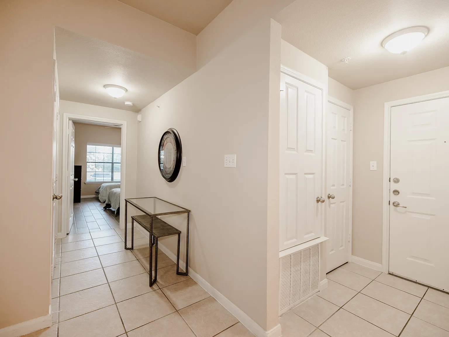 3 bed, 1370 sqft, $1,640 — Photo 3