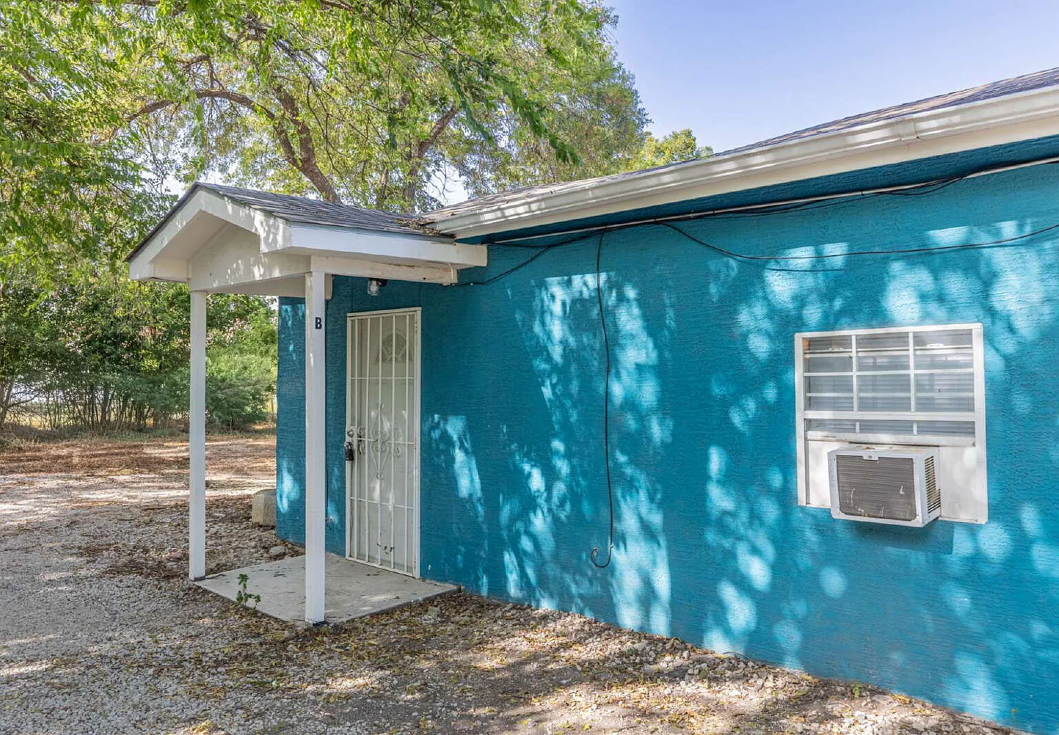 2 bed, 1.0 bath, 936 sqft, $1,000 — Photo 3