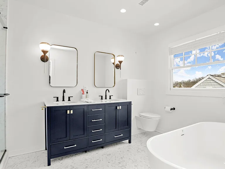 85 Roton Ave — Photo 9