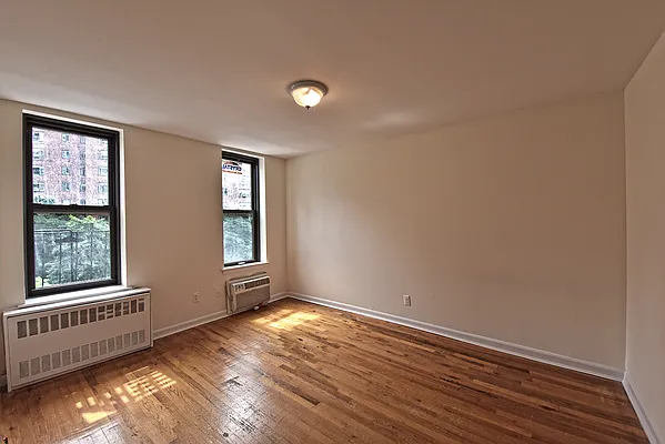 Rented by LEE & ASSOCIATES NYC RESIDENTIAL LLC | media 10