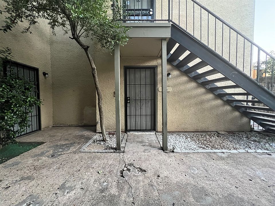 1st image of 8560 Park Ln #136