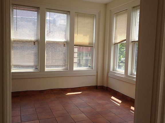 4th image of 5115 S Ellis Ave APT 1