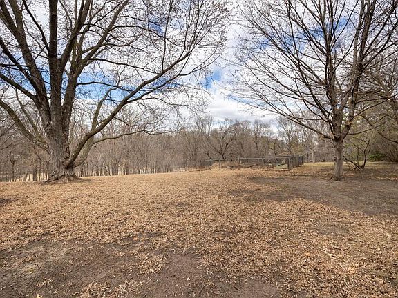 3rd image of 17945 Breezy Point Rd