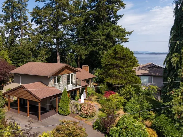 10496 Jocelyn Pl, Sidney, BC V8L 2P5